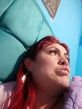 carolinhe  online show from November 29, 2025, 4:48 am