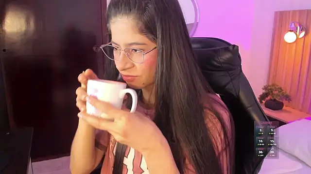Snapshot of carlina_15 chatting on May 30, 2026, 12:35 pm carlina 15 online show from May 30, 2026, 12:35 pm