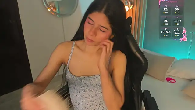 Snapshot of carlina_15 chatting on June 15, 2026, 12:29 pm carlina 15 online show from June 15, 2026, 12:29 pm