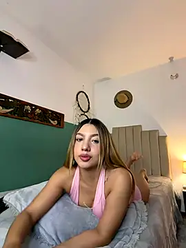 Snapshot of paulina_ferrer chatting on December 17, 2025, 5:24 am paulina ferrer online show from December 17, 2025, 5:24 am