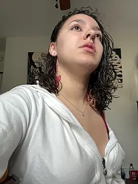 babykalirose online show from April 29, 2026, 2:54 pm
