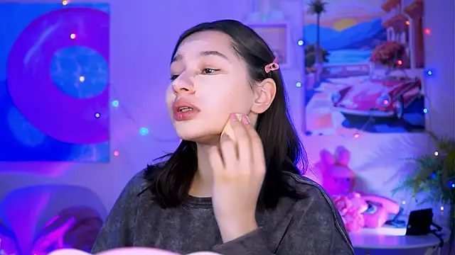 Snapshot of KimClarks_ chatting on November 13, 2025, 12:26 pm KimClarks online show from November 13, 2025, 12:26 pm