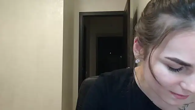 Snapshot of Silviaa_a chatting on March 2, 2026, 8:15 pm Silviaa a online show from March 2, 2026, 8:15 pm