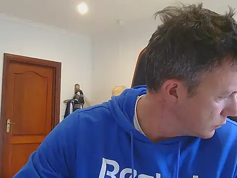 Snapshot of TroyDieselXXX chatting on November 11, 2025, 6:02 am TroyDieselXXX online show from November 11, 2025, 6:02 am