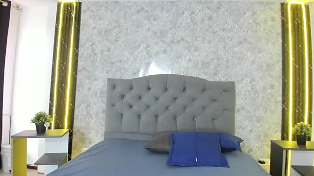 GiannaSlimJB online show from February 19, 2026, 7:10 pm