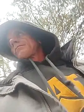 Snapshot of helldonk chatting on November 30, 2025, 5:28 pm helldonk online show from November 30, 2025, 5:28 pm