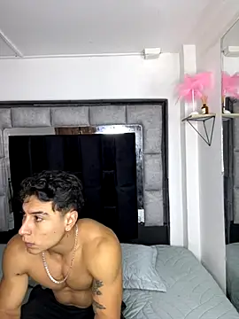 Snapshot of MR_MUSCLE chatting on November 5, 2025, 11:54 am MR MUSCLE online show from November 5, 2025, 11:54 am