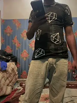 Snapshot of Munny6677 chatting on October 28, 2025, 8:33 pm Munny6677 online show from October 28, 2025, 8:33 pm