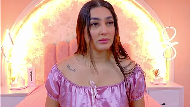 JasmineRhodes online show from February 10, 2026, 1:04 pm