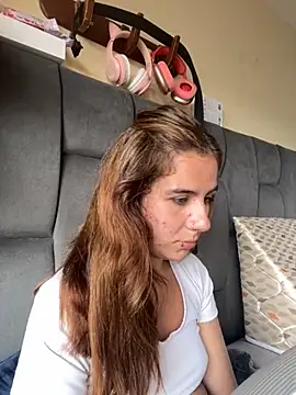 Snapshot of AllieYourGirl chatting on September 22, 2025, 5:37 pm AllieYourGirl online show from September 22, 2025, 5:37 pm