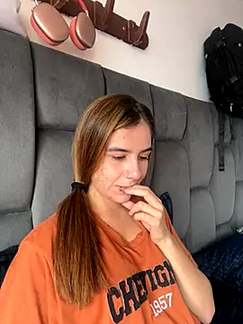 Snapshot of AllieYourGirl chatting on November 15, 2025, 4:47 pm AllieYourGirl online show from November 15, 2025, 4:47 pm