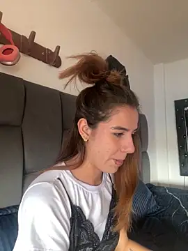 Snapshot of AllieYourGirl chatting on November 24, 2025, 7:02 pm AllieYourGirl online show from November 24, 2025, 7:02 pm