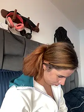 Snapshot of AllieYourGirl chatting on December 5, 2025, 6:48 pm AllieYourGirl online show from December 5, 2025, 6:48 pm