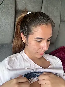 Snapshot of AllieYourGirl chatting on December 13, 2025, 7:53 pm AllieYourGirl online show from December 13, 2025, 7:53 pm