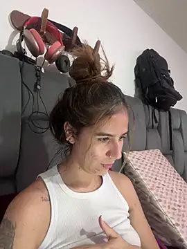 Snapshot of AllieYourGirl chatting on December 20, 2025, 10:50 pm AllieYourGirl online show from December 20, 2025, 10:50 pm