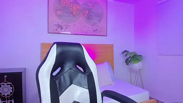 kitty sweeety  online show from February 11, 2026, 12:43 pm