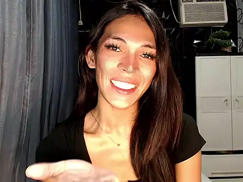 ladyhotcuming online show from June 22, 2026, 11:18 am