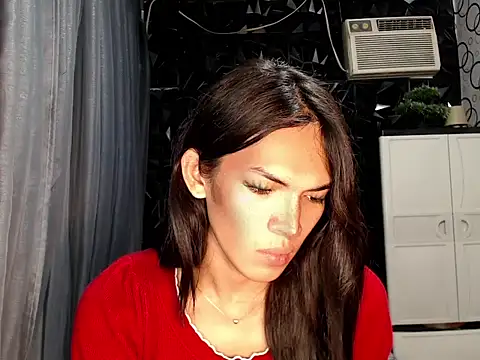ladyhotcuming online show from June 24, 2026, 12:31 am