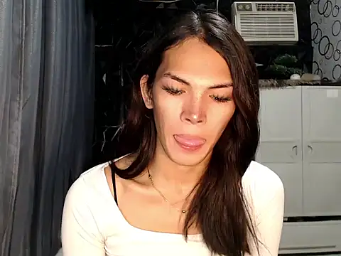 ladyhotcuming online show from July 5, 2026, 9:11 pm