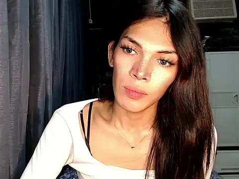 ladyhotcuming online show from July 25, 2026, 7:39 am