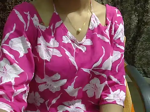 Snapshot of lovely_soniya chatting on June 6, 2026, 6:18 am lovely soniya online show from June 6, 2026, 6:18 am