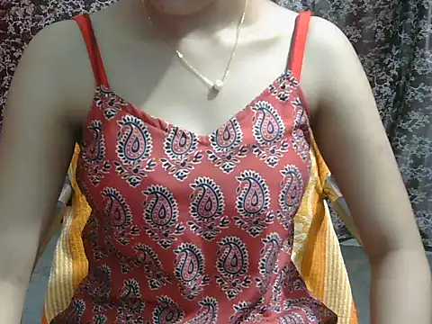 Snapshot of lovely_soniya chatting on June 20, 2026, 7:44 am lovely soniya online show from June 20, 2026, 7:44 am