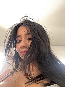 Michelle Zoe online show from October 16, 2025, 6:36 am