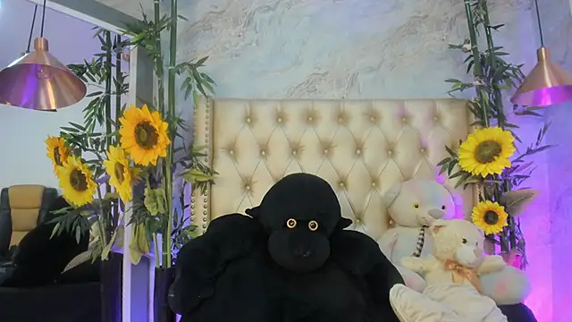 LittleeJaz online show from May 2, 2026, 4:50 am