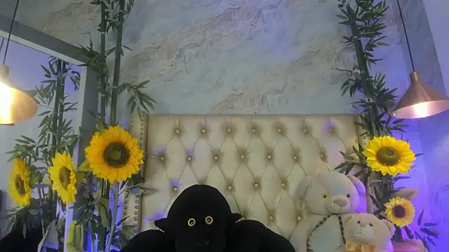 Snapshot of LittleeJaz chatting on May 28, 2026, 5:05 am LittleeJaz online show from May 28, 2026, 5:05 am