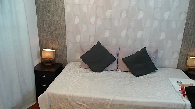 Snapshot of elamurray chatting on October 29, 2025, 11:12 am elamurray online show from October 29, 2025, 11:12 am