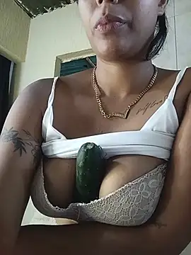 Snapshot of Fernanda30 chatting on June 9, 2026, 2:28 pm Fernanda30 online show from June 9, 2026, 2:28 pm