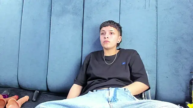 Megan Thompson  online show from February 1, 2026, 2:10 am