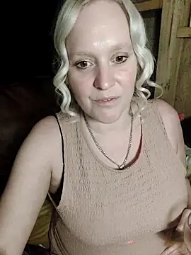 Bouncy-Bella28X online show from September 13, 2025, 9:47 pm