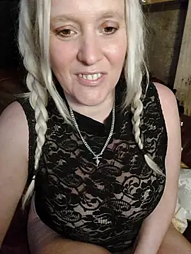 Bouncy-Bella28X online show from September 21, 2025, 1:13 pm