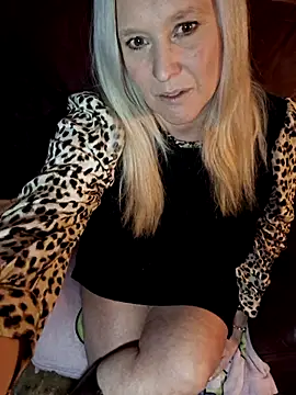 Bouncy-Bella28X online show from January 12, 2026, 8:52 am