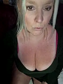 Snapshot of Bouncy-Bella28X chatting on June 3, 2026, 4:12 pm Bouncy-Bella28X online show from June 3, 2026, 4:12 pm