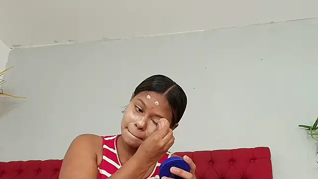 Snapshot of keyla_mejia chatting on June 17, 2026, 12:07 pm keyla mejia online show from June 17, 2026, 12:07 pm