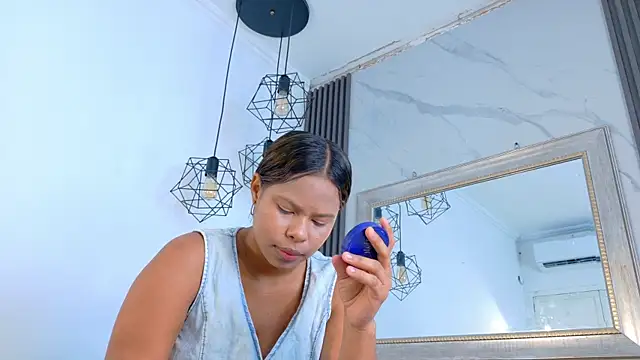 Snapshot of keyla_mejia chatting on June 18, 2026, 12:09 pm keyla mejia online show from June 18, 2026, 12:09 pm