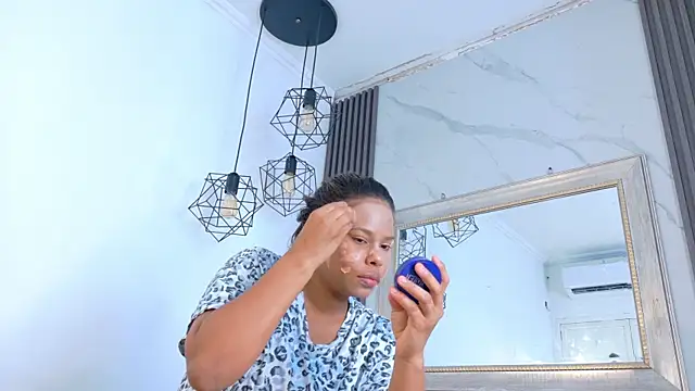 Snapshot of keyla_mejia chatting on June 22, 2026, 12:02 pm keyla mejia online show from June 22, 2026, 12:02 pm