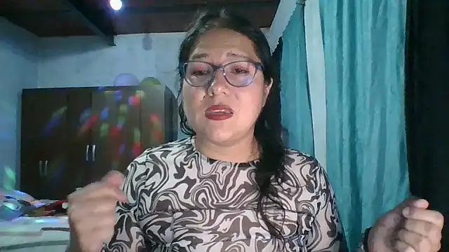 Snapshot of scarlett_widow_ chatting on October 8, 2025, 2:53 am scarlett widow online show from October 8, 2025, 2:53 am