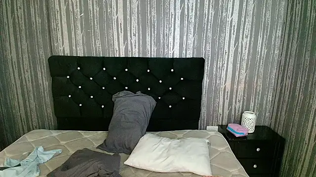 Alicee Moonn online show from May 5, 2026, 8:17 pm