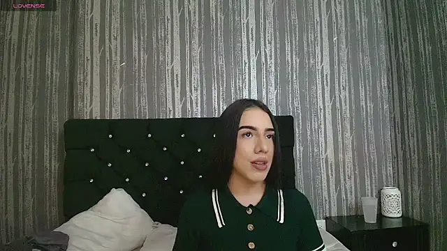 Snapshot of Alicee_Moonn chatting on May 30, 2026, 8:17 pm Alicee Moonn online show from May 30, 2026, 8:17 pm