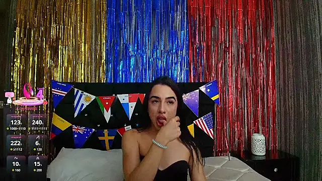 Snapshot of Alicee_Moonn chatting on June 11, 2026, 9:35 pm Alicee Moonn online show from June 11, 2026, 9:35 pm