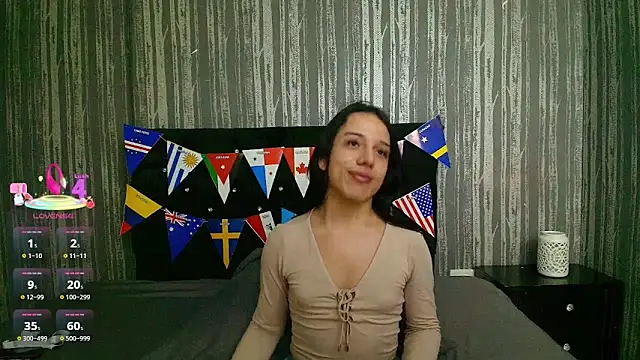 Snapshot of Alicee_Moonn chatting on June 14, 2026, 5:15 pm Alicee Moonn online show from June 14, 2026, 5:15 pm