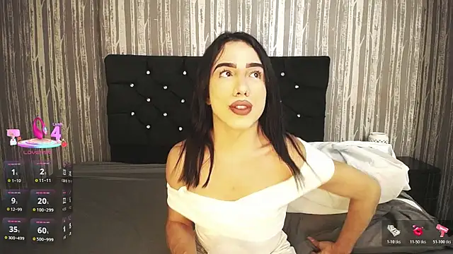 Alicee Moonn online show from July 11, 2026, 9:05 pm