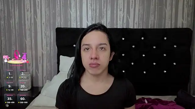 Alicee Moonn online show from July 13, 2026, 6:33 pm