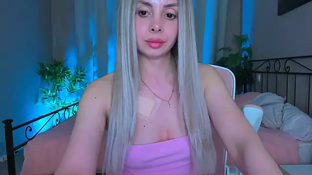 VelvetEliza online show from April 28, 2026, 9:20 pm