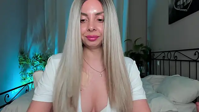 Snapshot of VelvetEliza chatting on June 9, 2026, 9:26 pm VelvetEliza online show from June 9, 2026, 9:26 pm