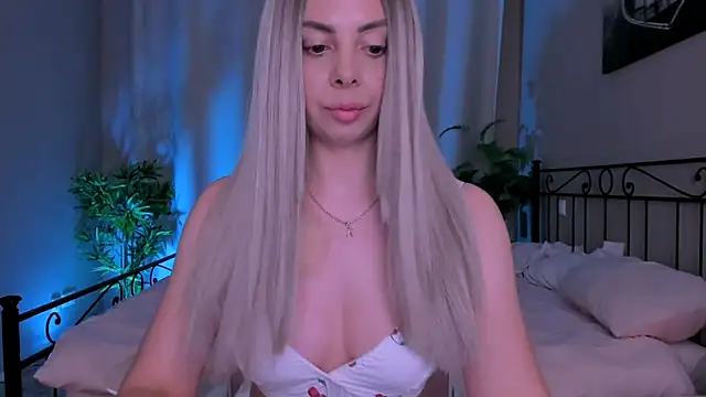 Snapshot of VelvetEliza chatting on July 5, 2026, 7:32 pm VelvetEliza online show from July 5, 2026, 7:32 pm