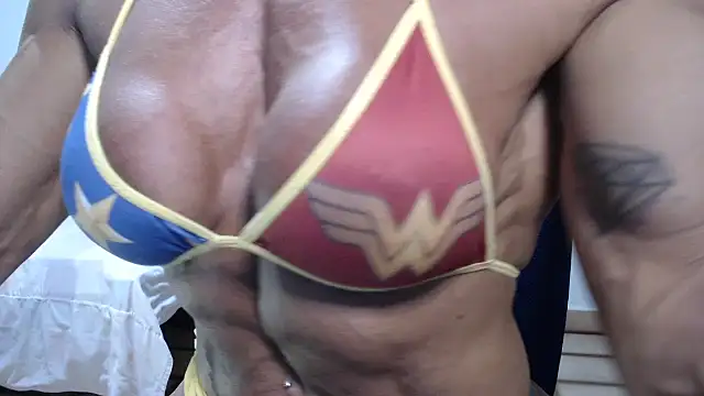 Snapshot of Stronggsexy chatting on July 1, 2026, 11:04 pm Stronggsexy online show from July 1, 2026, 11:04 pm